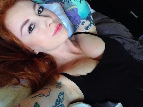 horni_babes110_red_14