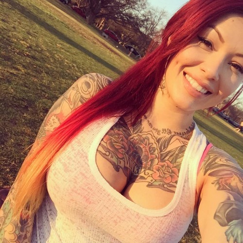 horni_babes130_red_01