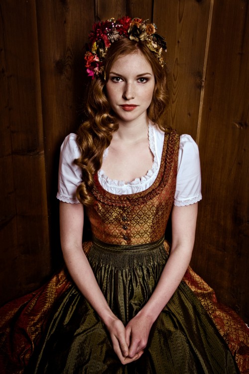 horni_babes130_red_22