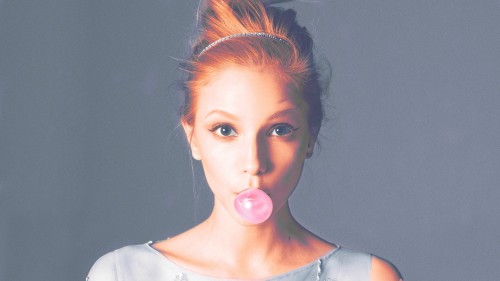 horni_babes140_red_05