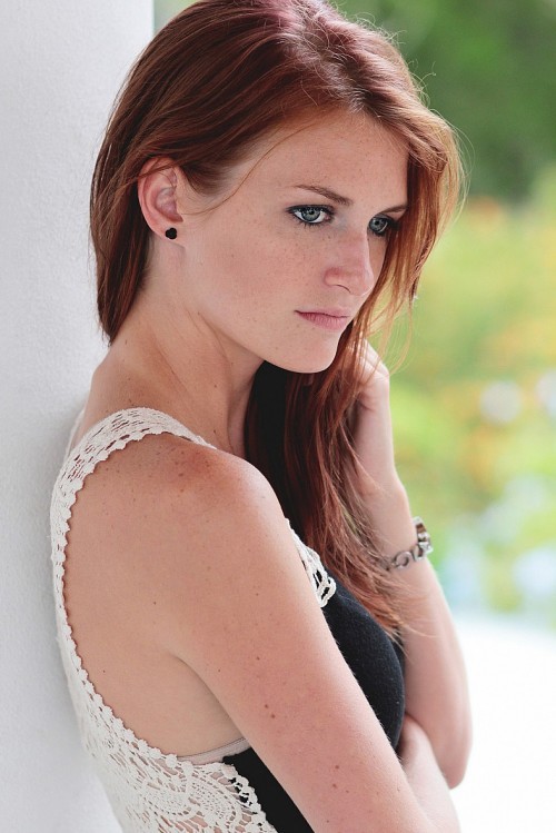 horni_babes140_red_40