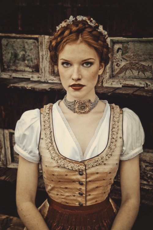 horni_babes170_red_14