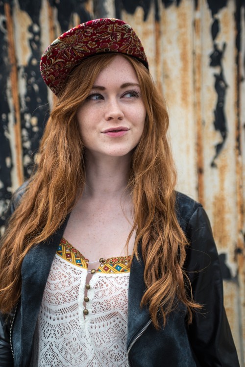 horni_babes220_red_13