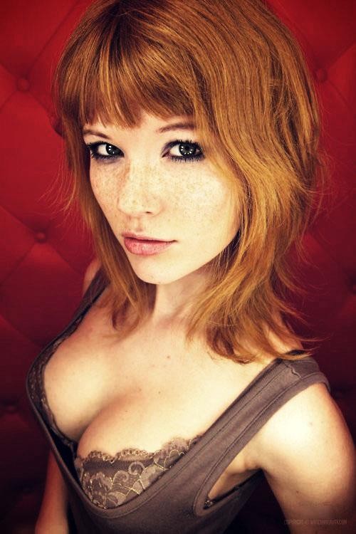 horni_babes220_red_21