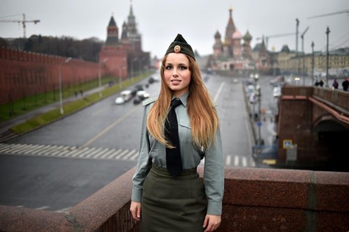 horni_babes240_red_06