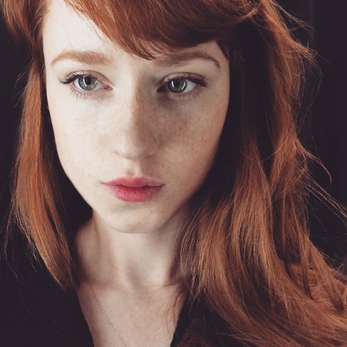 horni_babes270_red_29