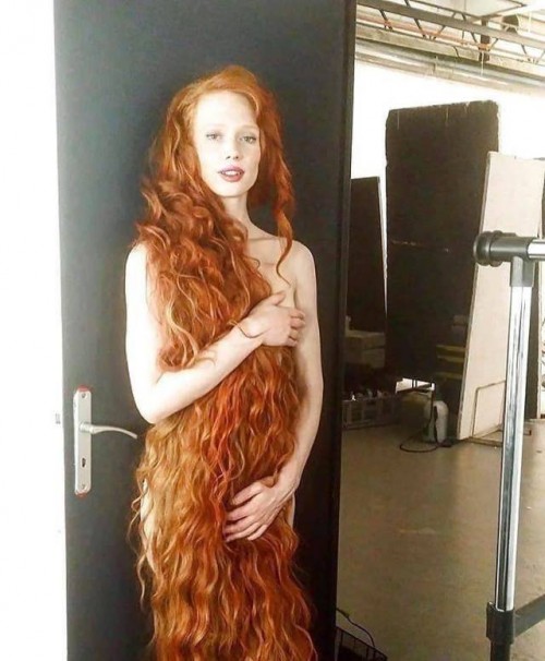 horni_babes300_red_22