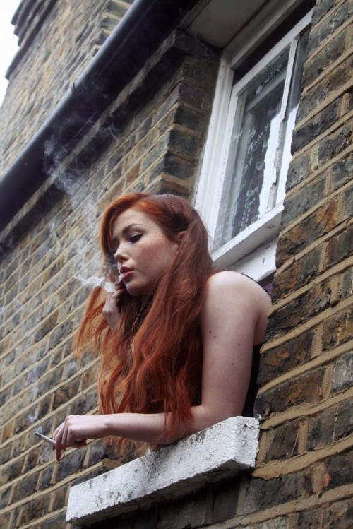 horni_babes310_red_03