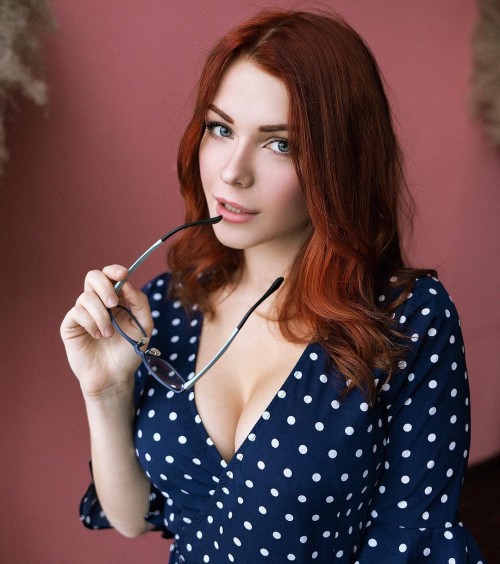 horni_babes320_red_13