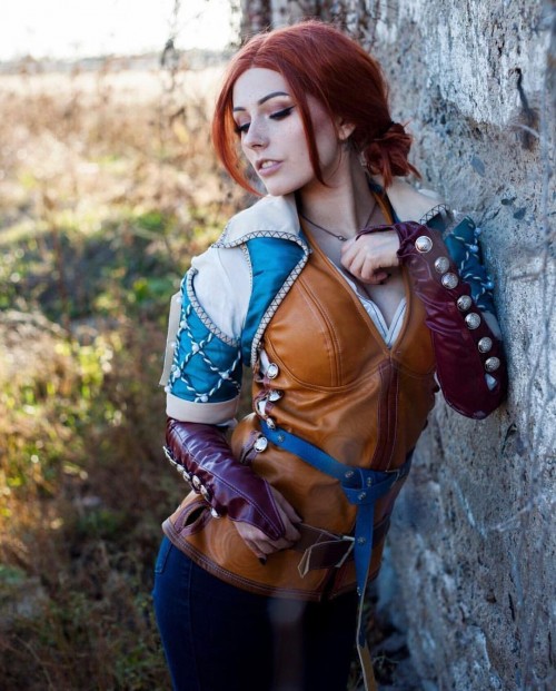 horni_babes320_red_26