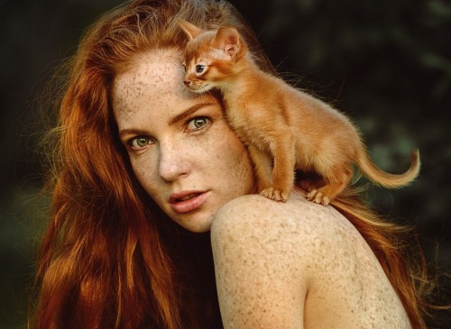 horni_babes360_red_09