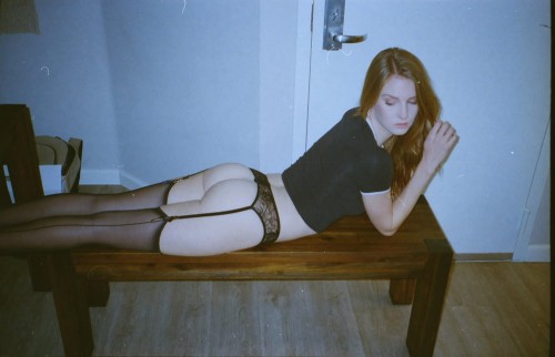 horni_babes370_red_01