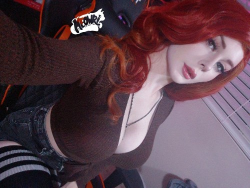 horni_babes370_red_05