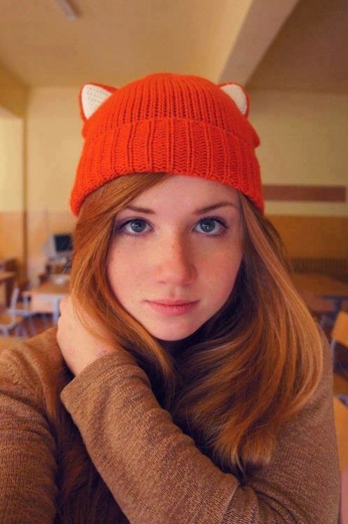 horni_babes370_red_17