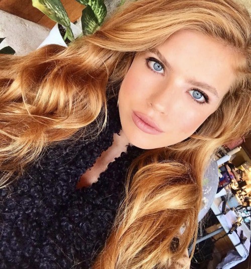 horni_babes460_red_07