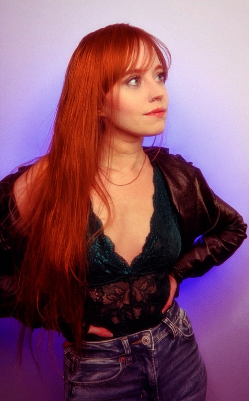 horni_babes460_red_10