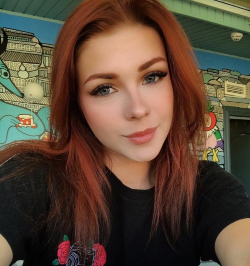 horni_babes460_red_37