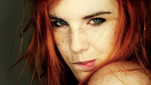 horni_babes50_red_39