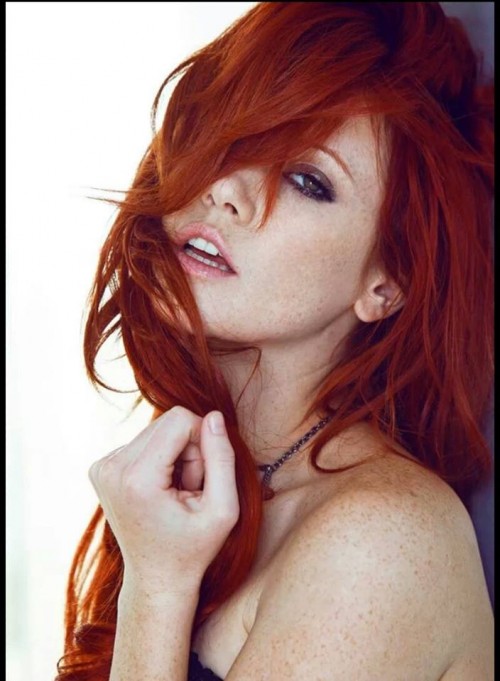 horni_babes80_red_02