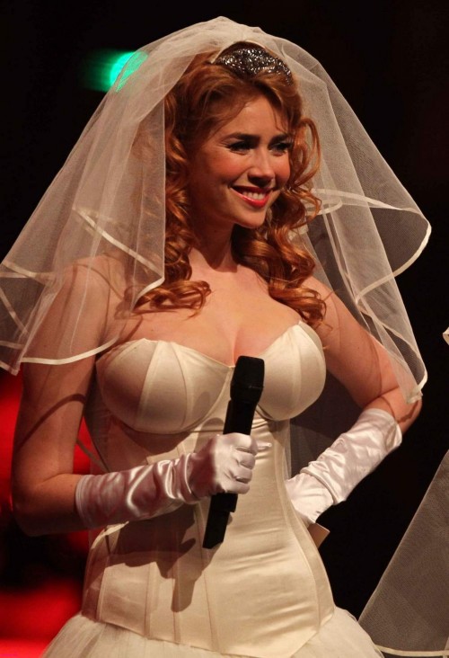 horni_babes80_red_23